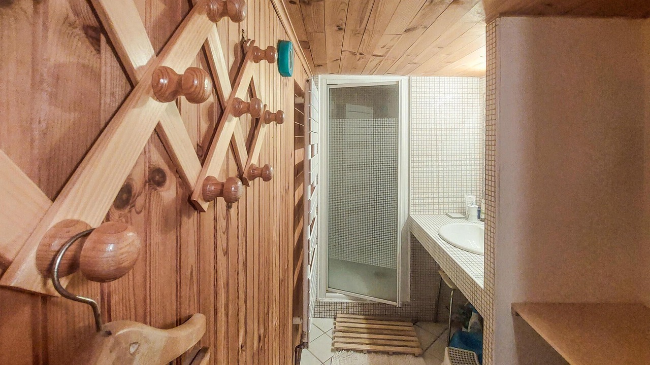 Photo of Bathroom in Saint-Denis-d'Authou