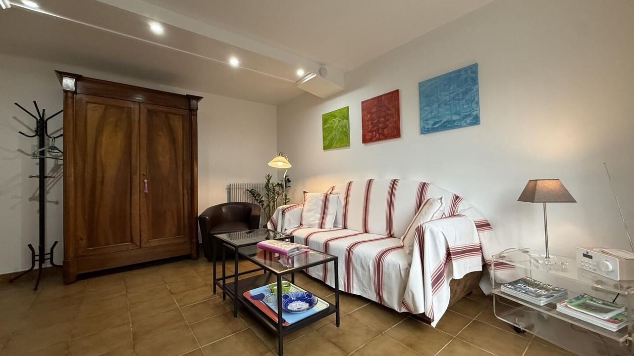 Photo of Livingroom in Sare