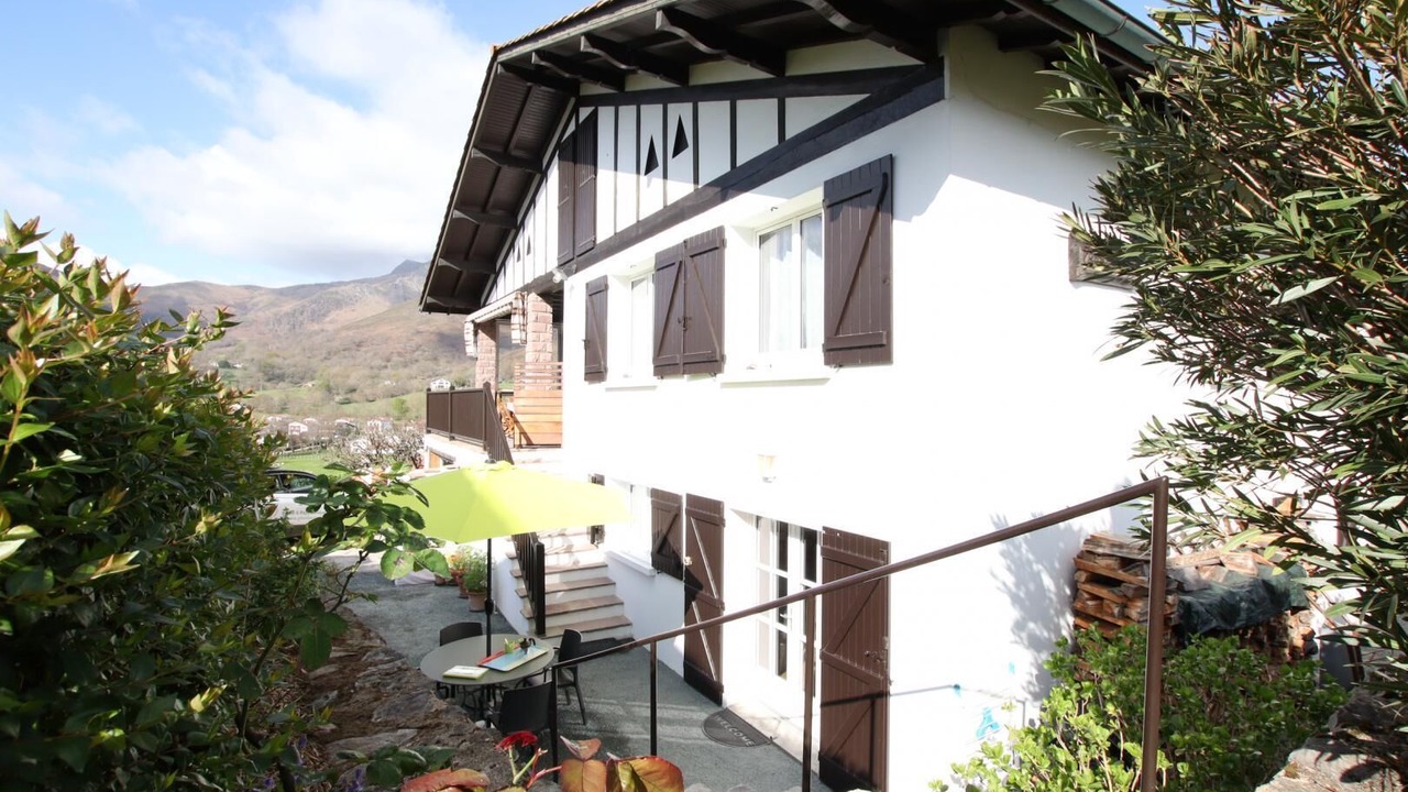 Photo of Outdoor in Sare