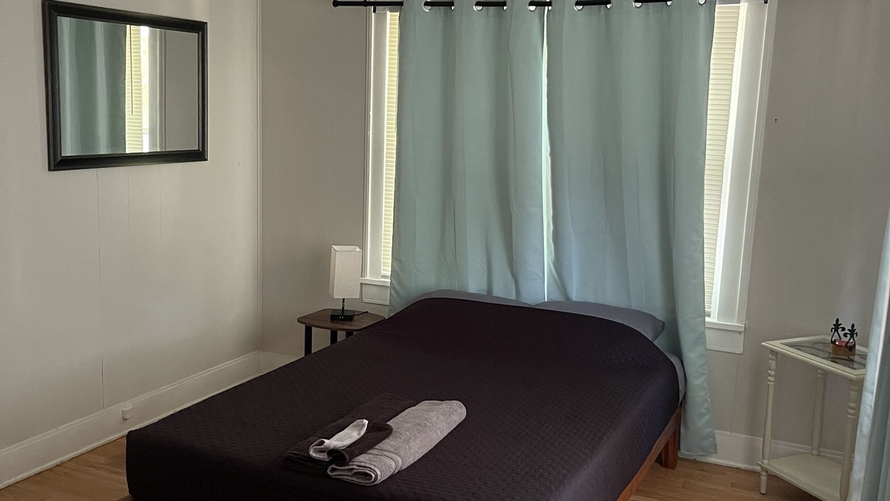 Photo of Bedroom in Highland Historic District