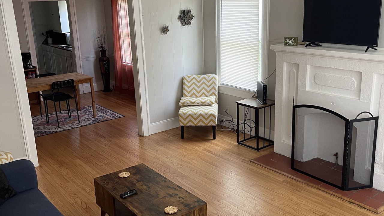 Photo of Livingroom in Highland Historic District