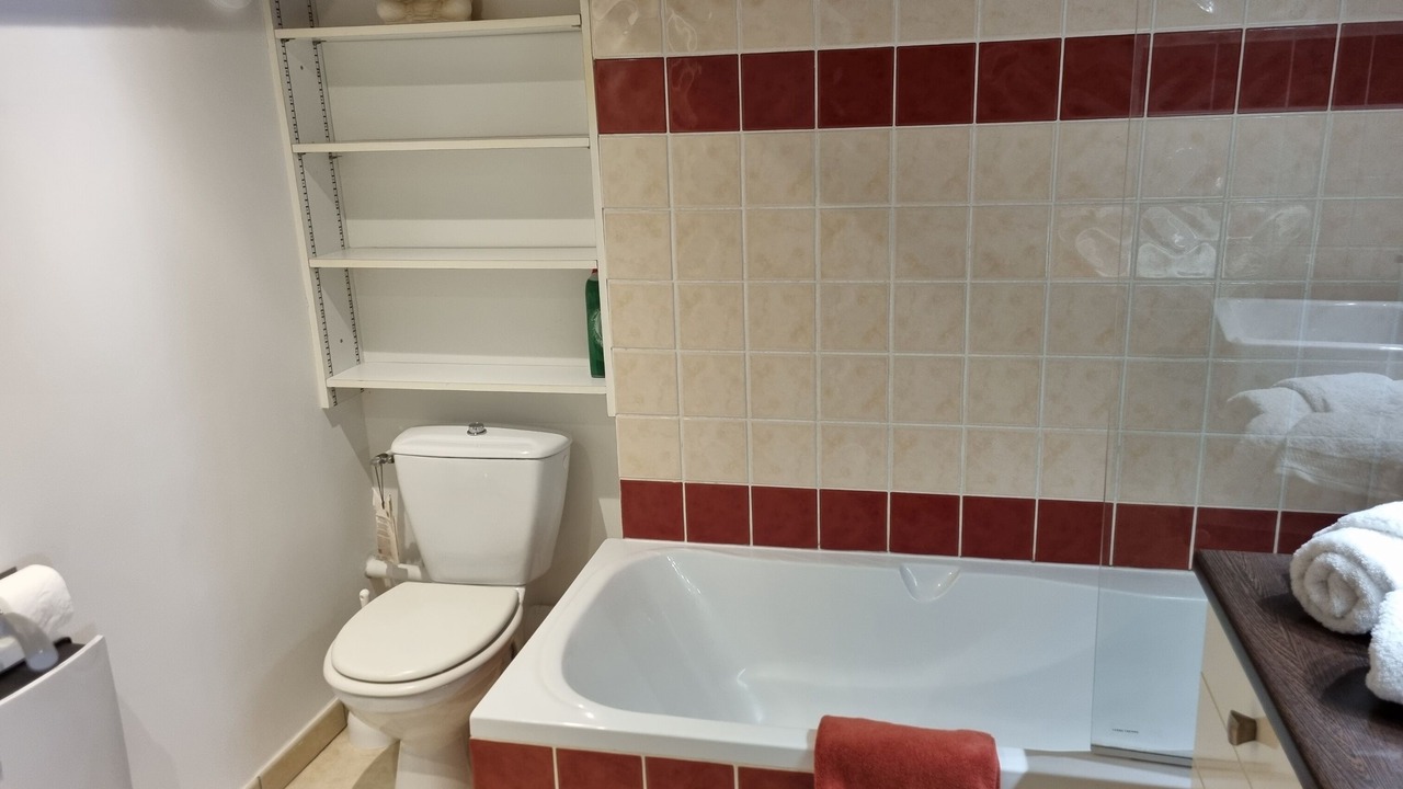 Photo of Bathroom in Comedie