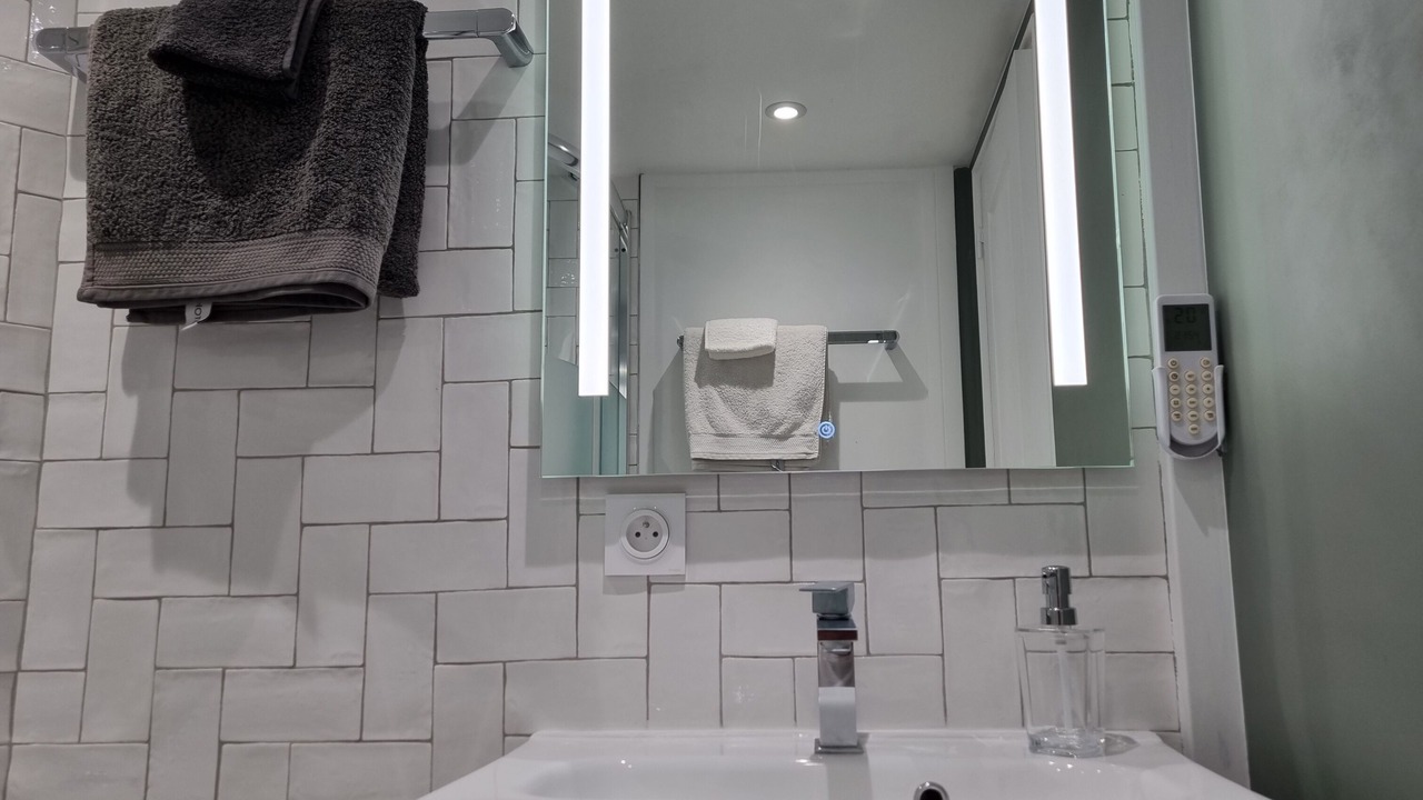 Photo of Bathroom in Comedie