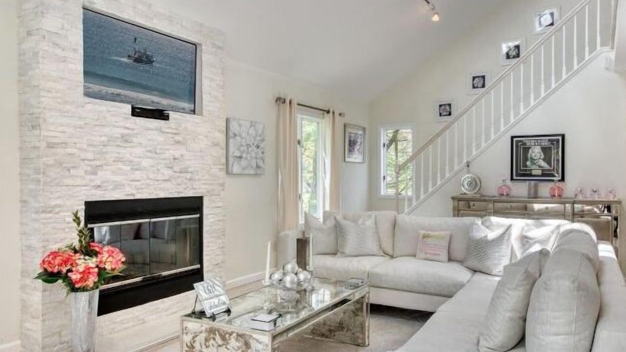 Photo of Livingroom in Jamesport