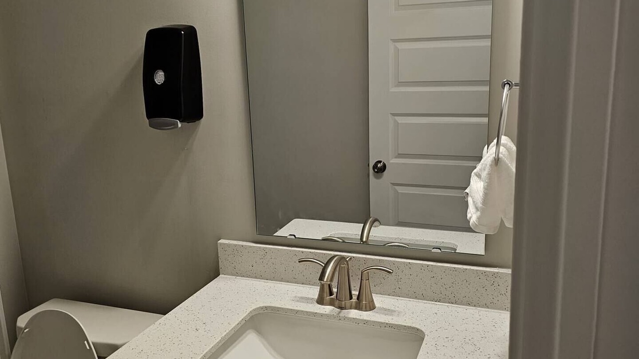 Photo of Bathroom in Maxwell