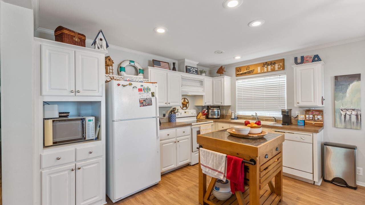Photo of Kitchen in Carolyn Estates