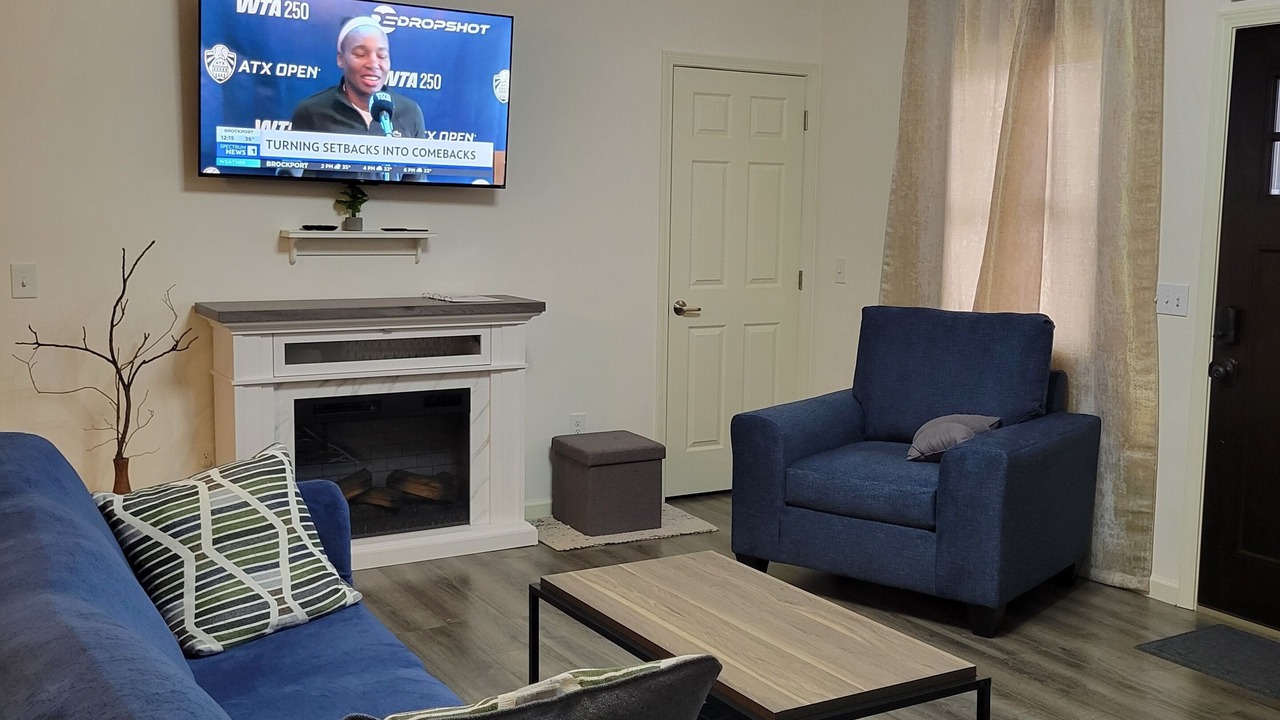 Photo of Livingroom in Livonia Center