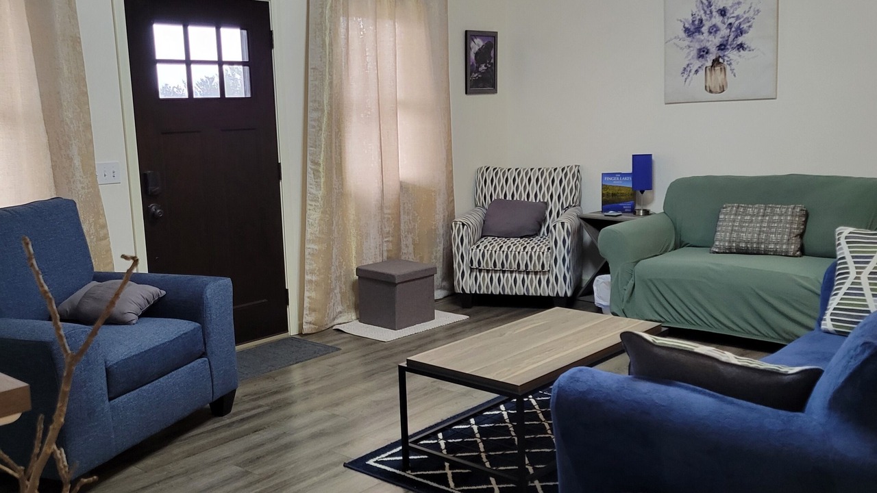 Photo of Livingroom in Livonia Center