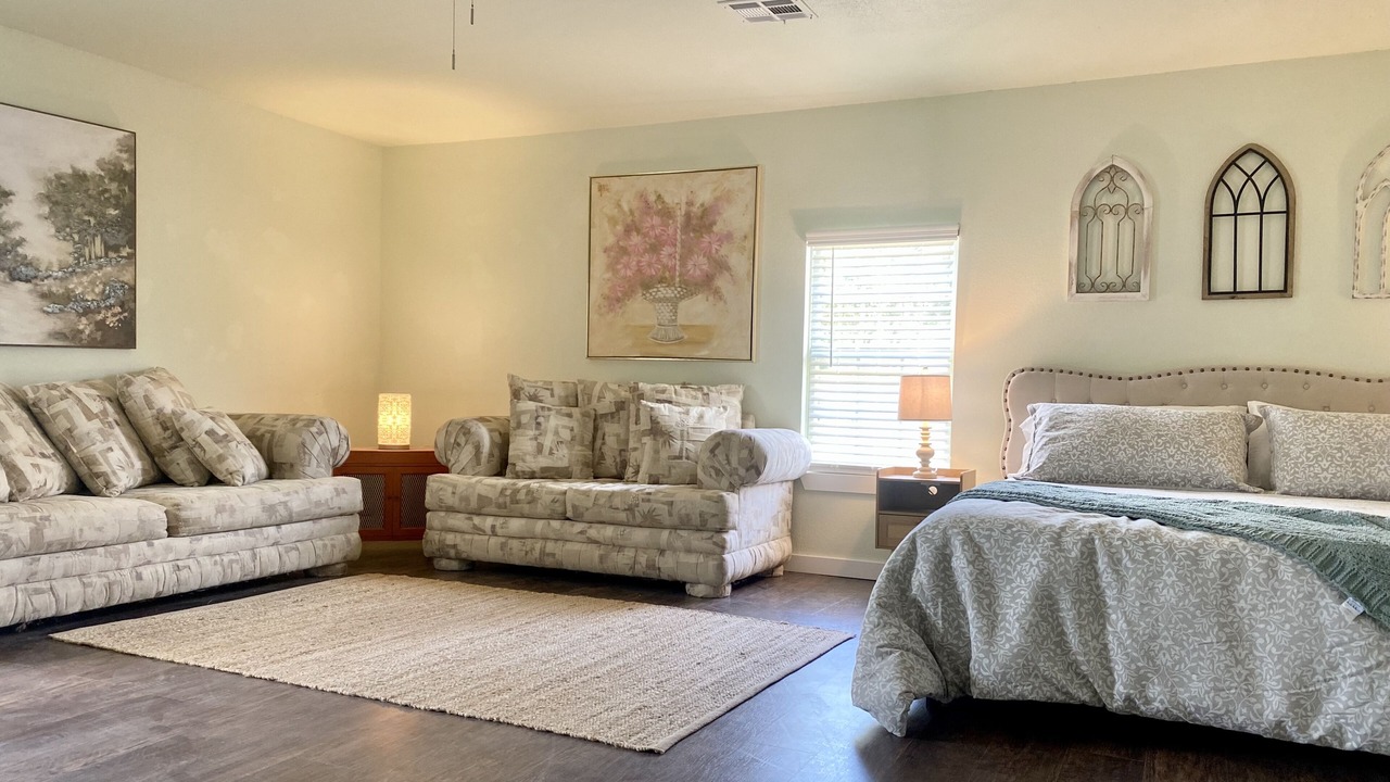Photo of Livingroom in Ledbetter