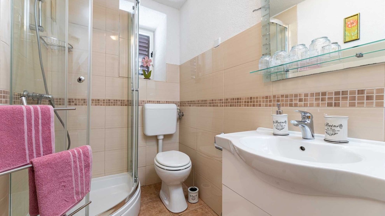 Photo of Bathroom in Gabonjin