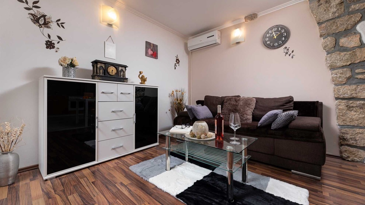 Photo of Livingroom in Gabonjin