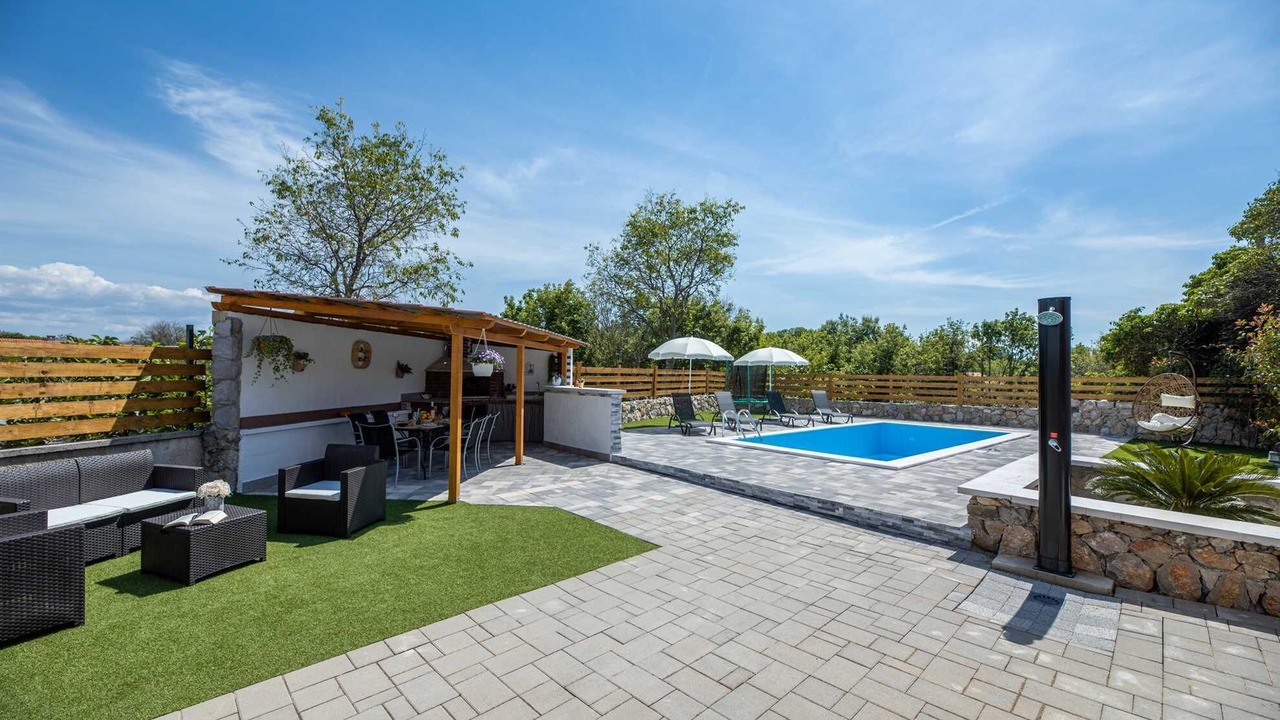 Photo of Outdoor in Gabonjin
