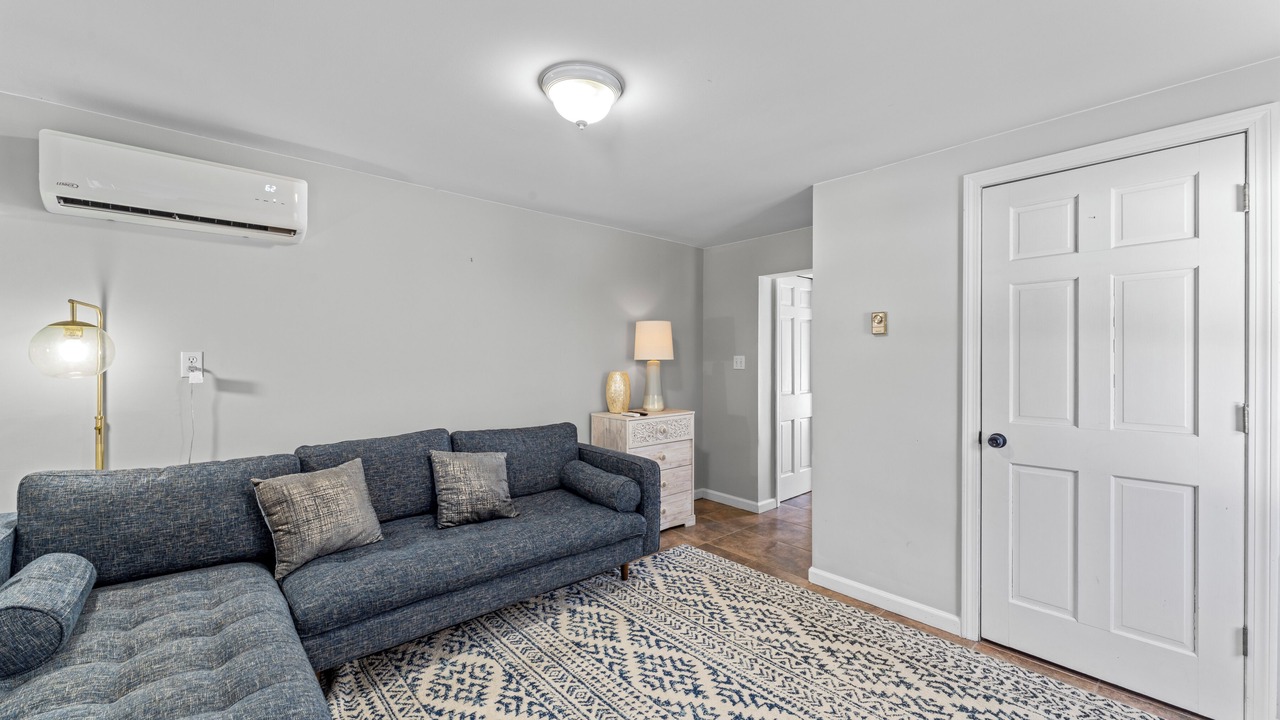 Photo of Livingroom in Groton Long Point