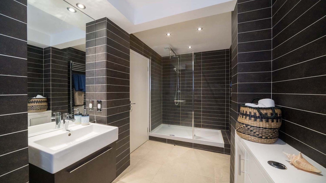 Photo of Bathroom in Nettlestone