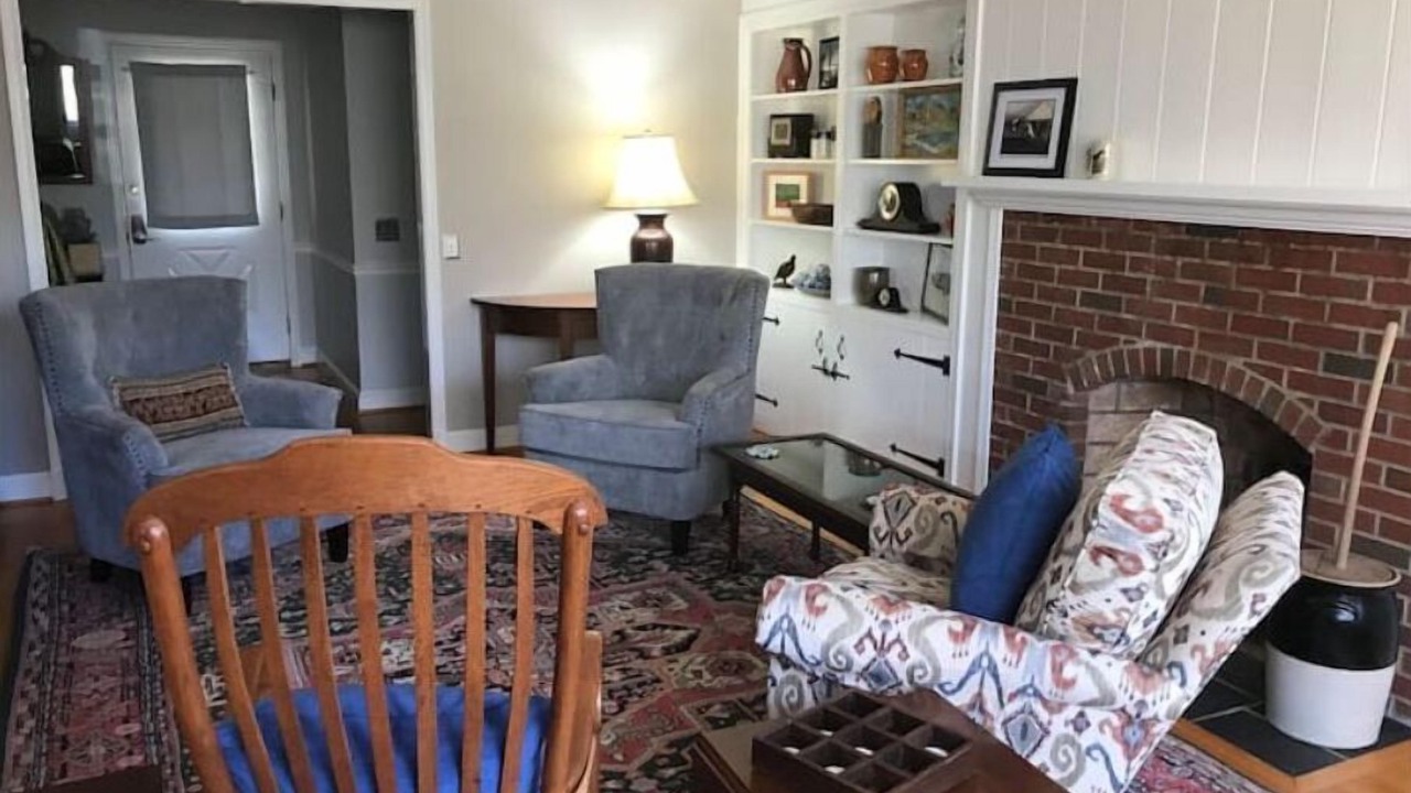 Photo of Livingroom in Hood