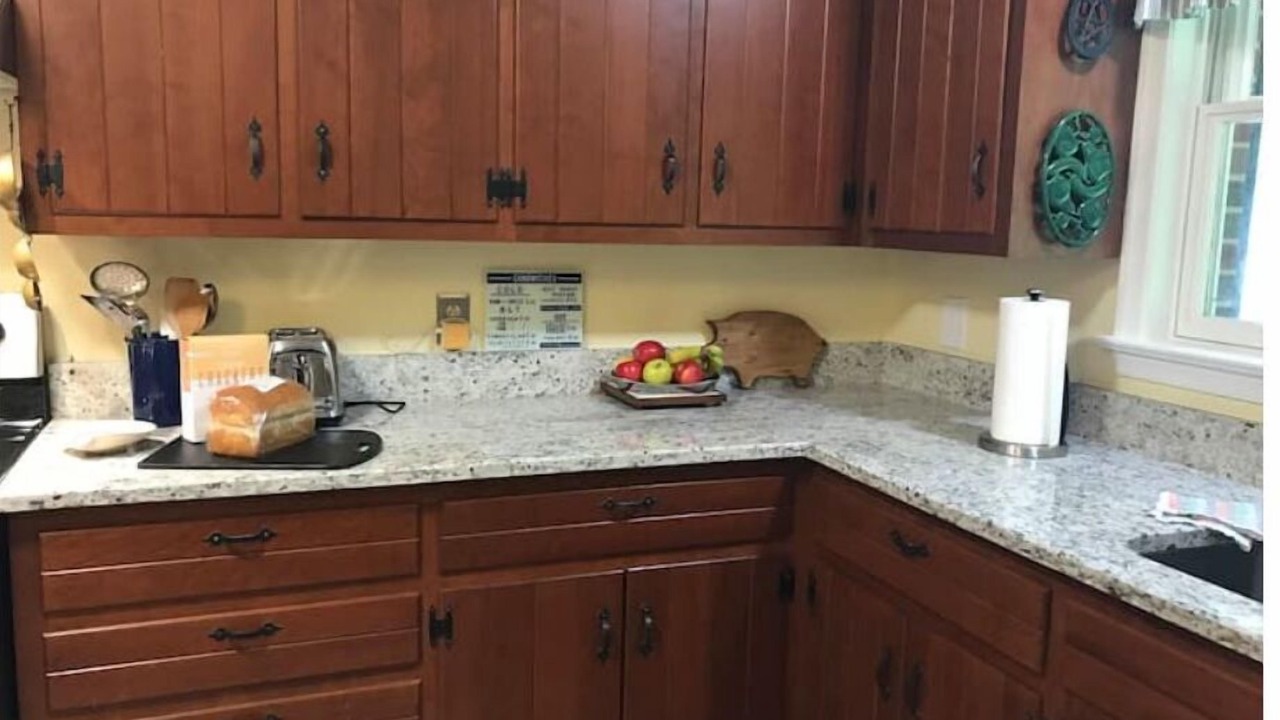 Photo of Kitchen in Hood