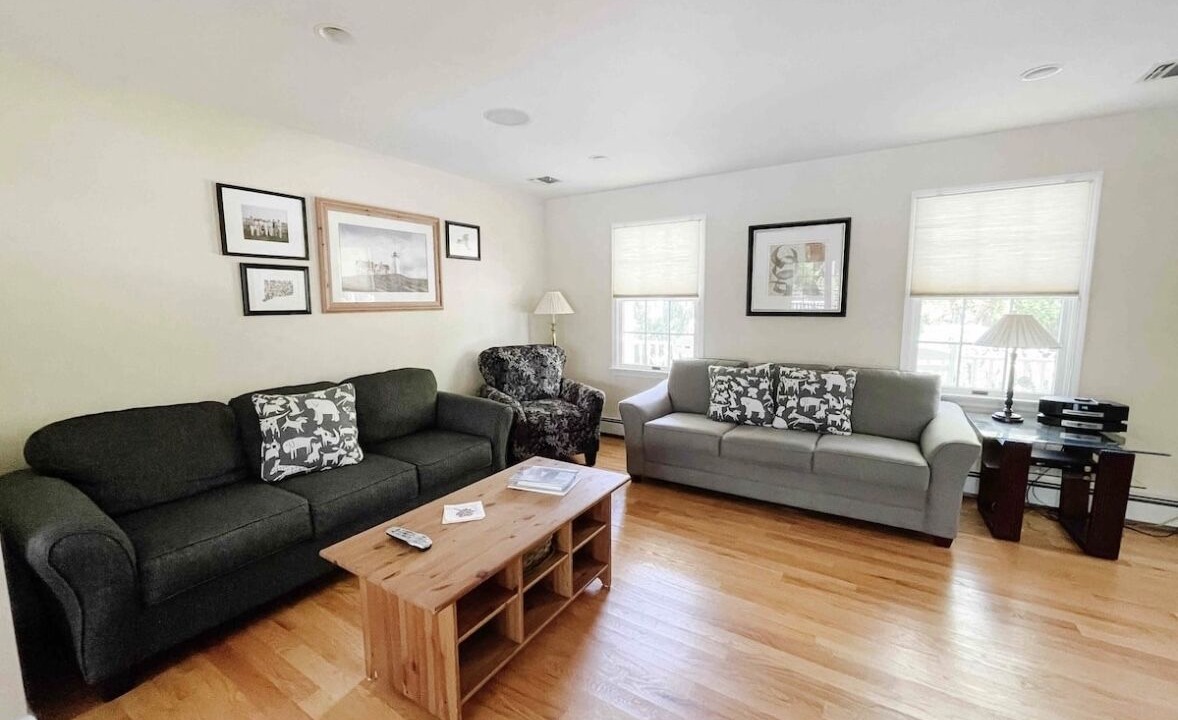 Photo of Livingroom in Greenport West