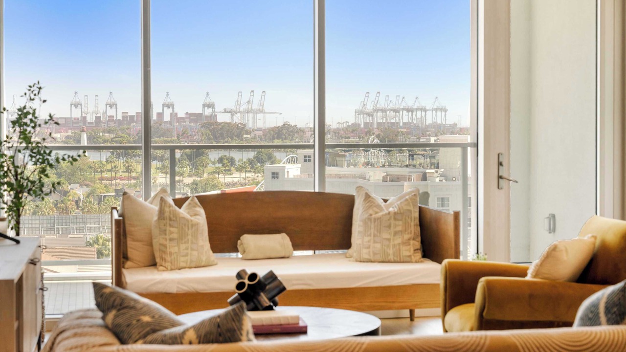 Photo of Livingroom in Waterfront
