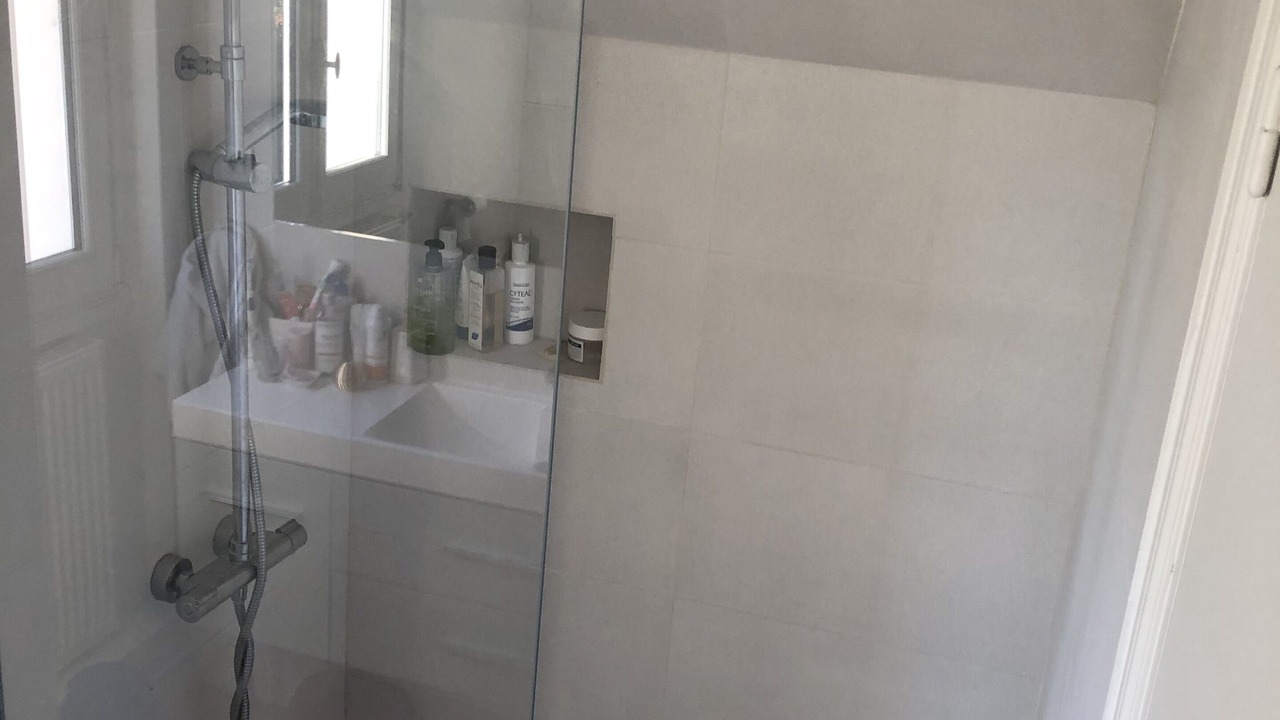 Photo of Bathroom in Saint-Cloud