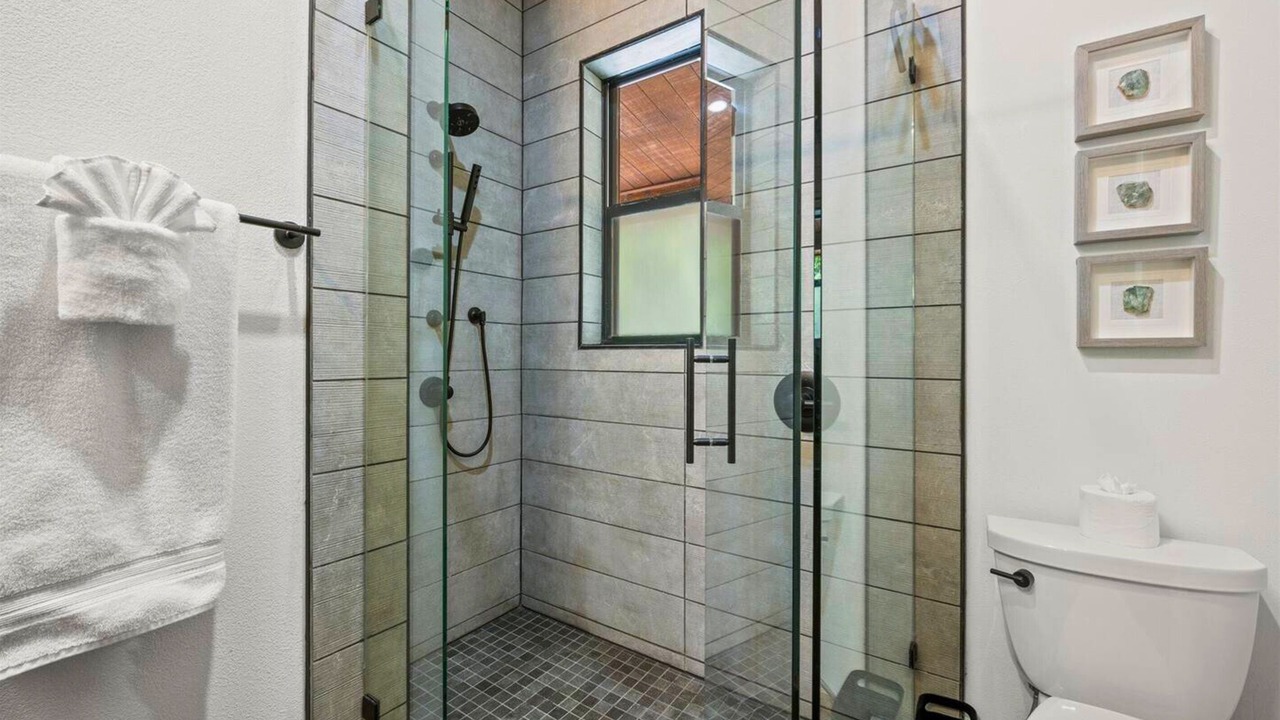 Photo of Bathroom in Broken Bow