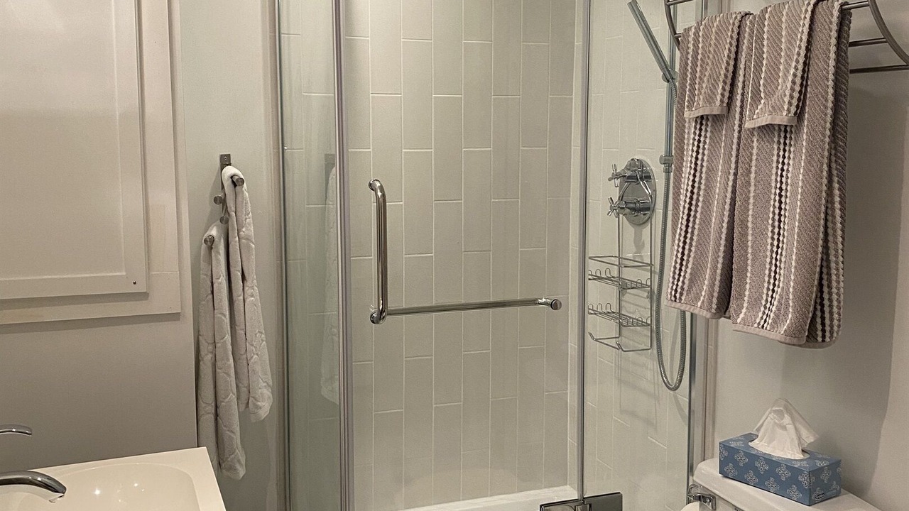 Photo of Bathroom in Val-des-Monts