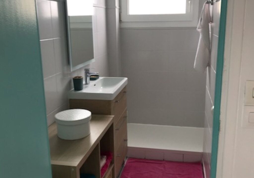 Photo of Bathroom in Ouistreham