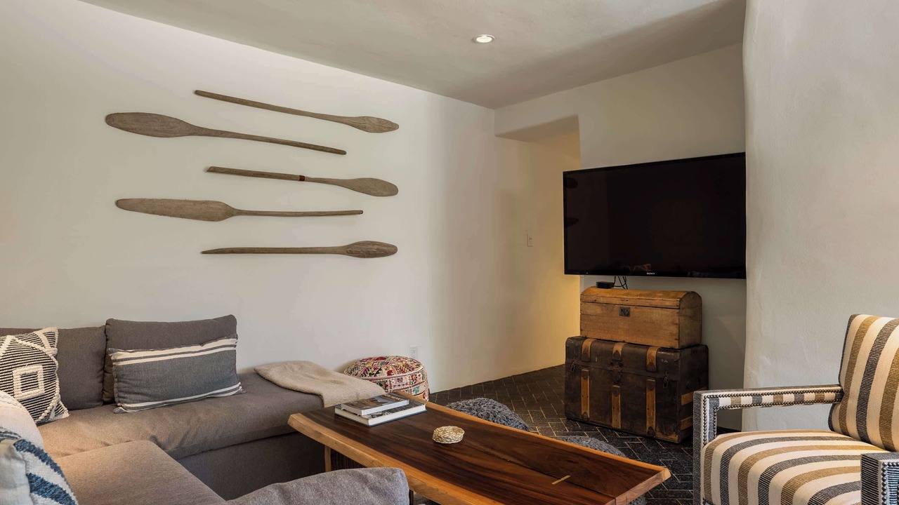 Photo of Livingroom in Historic Eastside