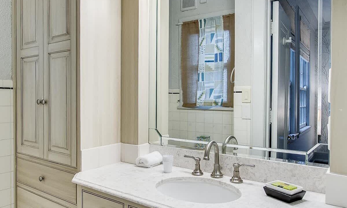 Photo of Bathroom in Cherokee Triangle