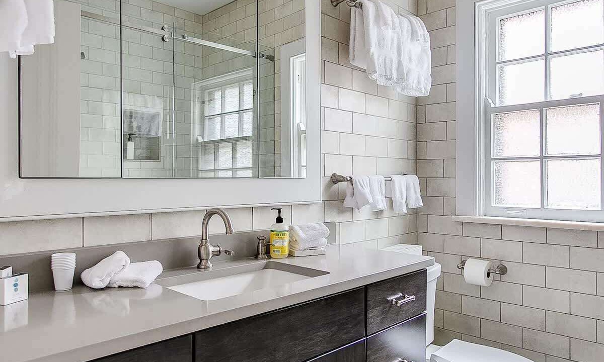 Photo of Bathroom in Cherokee Triangle