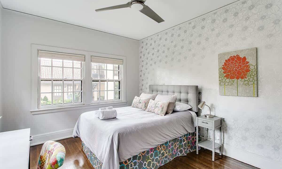 Photo of Bedroom in Cherokee Triangle