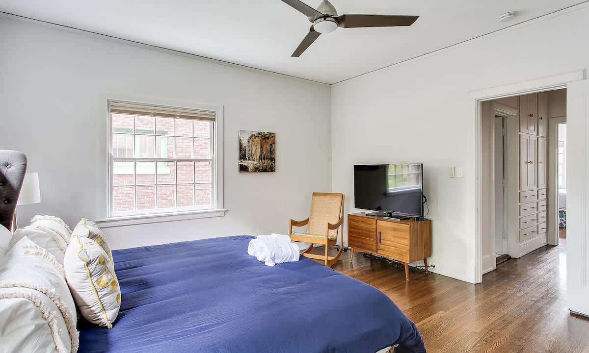 Photo of Bedroom in Cherokee Triangle