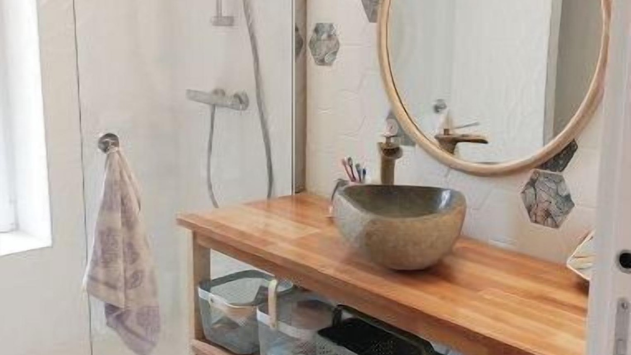 Photo of Bathroom in Saint-Firmin