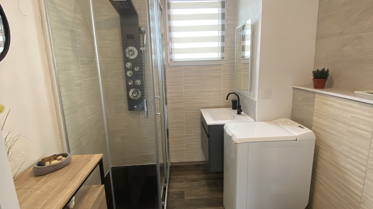 Photo of Bathroom in Chambery
