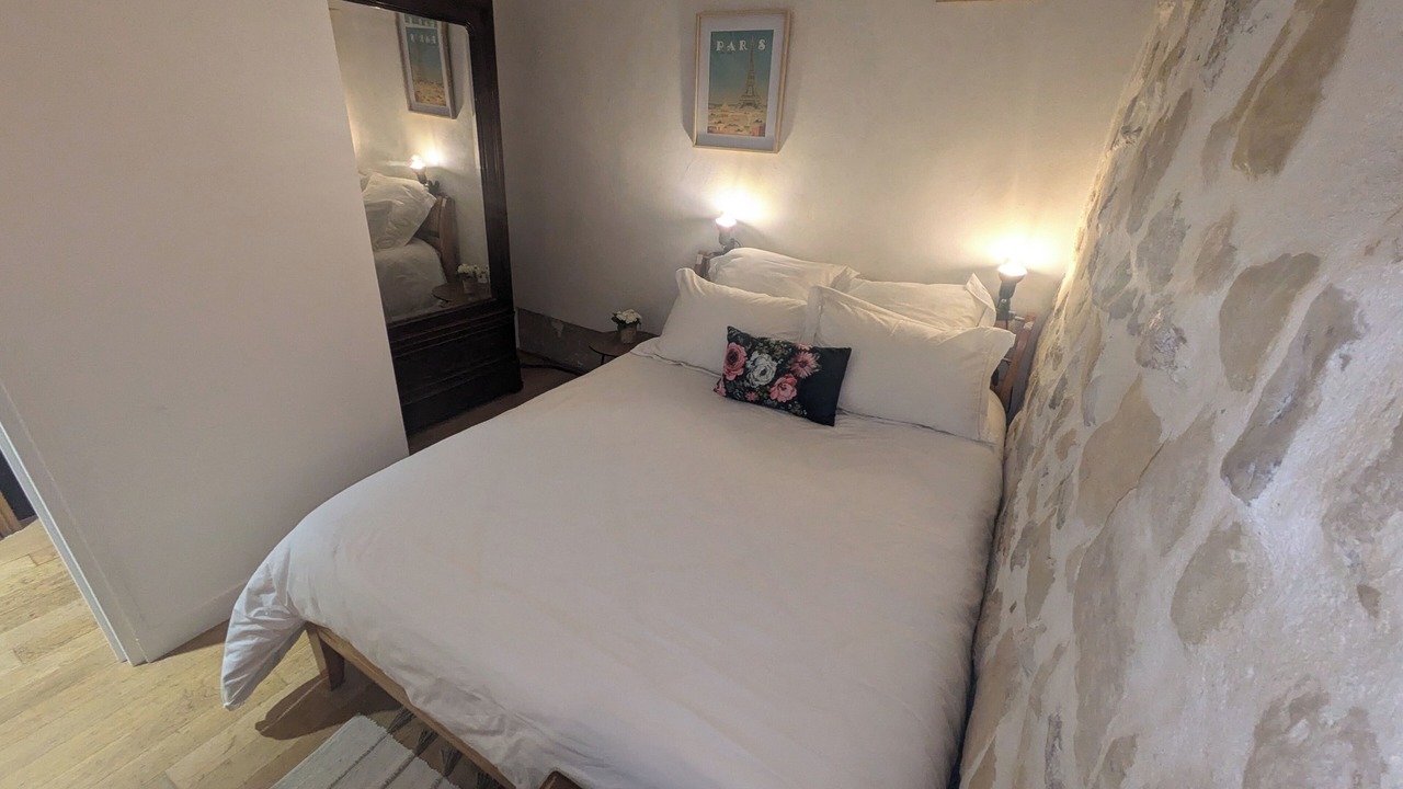 Photo of Bedroom in Arts-et-Metiers
