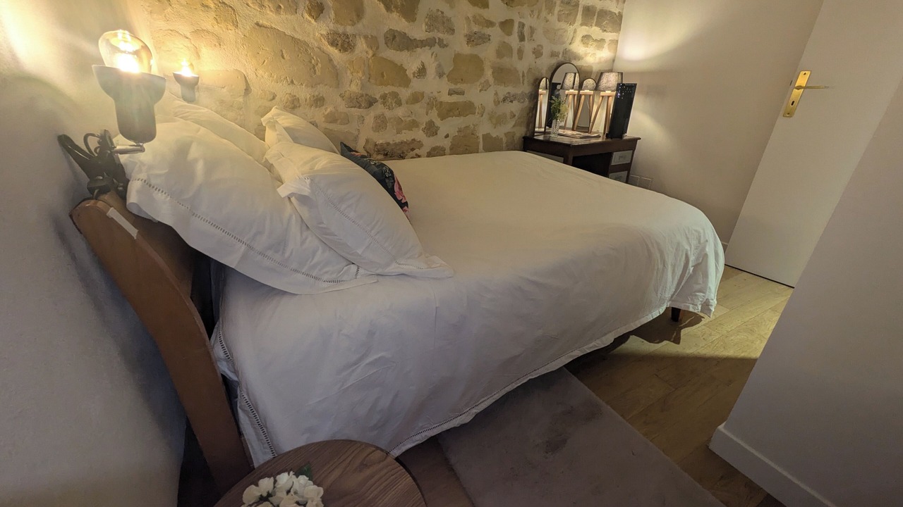 Photo of Bedroom in Arts-et-Metiers