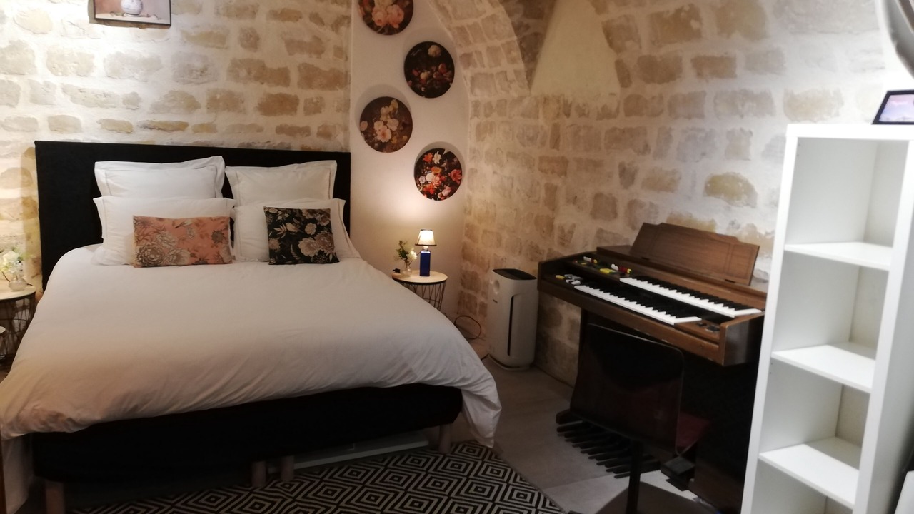 Photo of Bedroom in Arts-et-Metiers