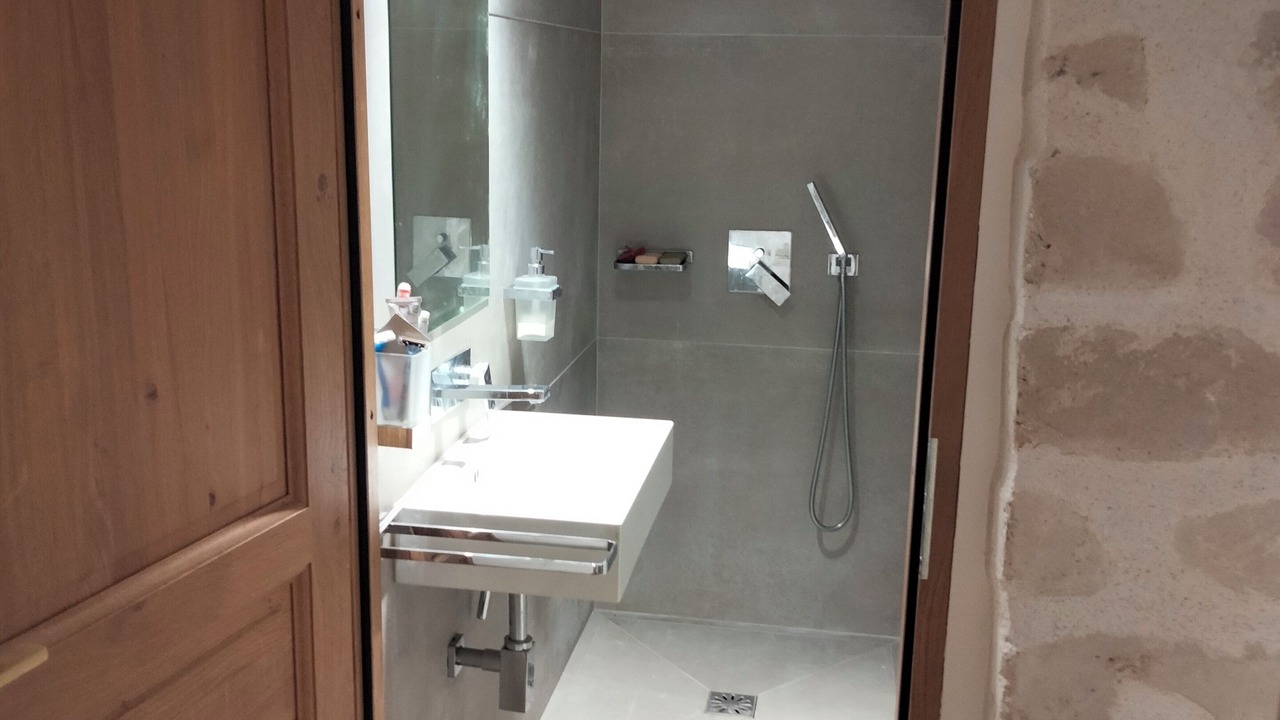 Photo of Bathroom in Arts-et-Metiers