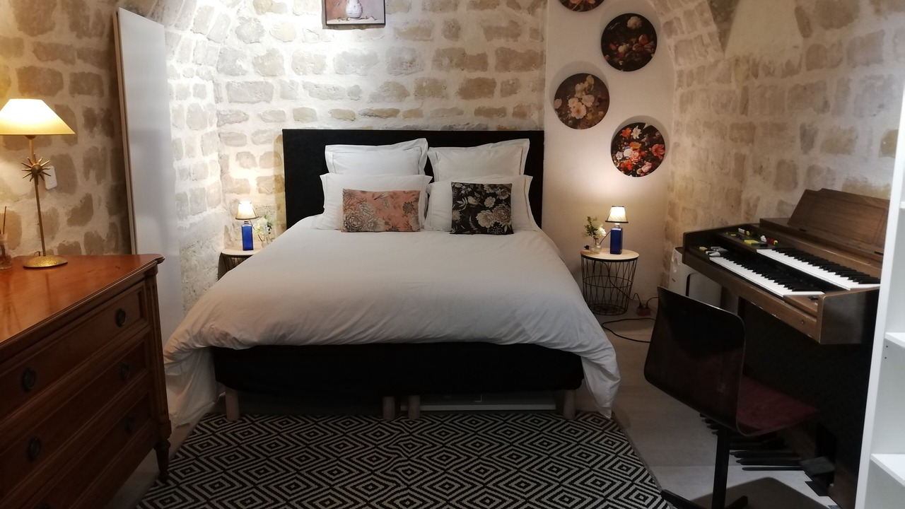 Photo of Bedroom in Arts-et-Metiers