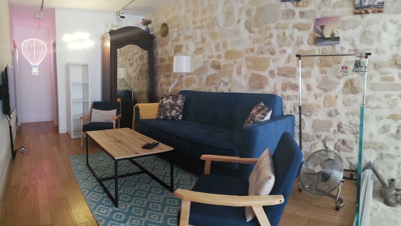 Photo of Livingroom in Arts-et-Metiers
