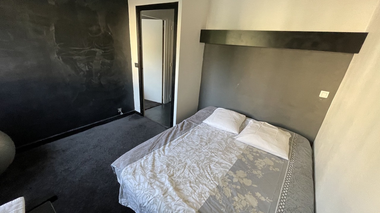 Photo of Bedroom in Rouen City Centre