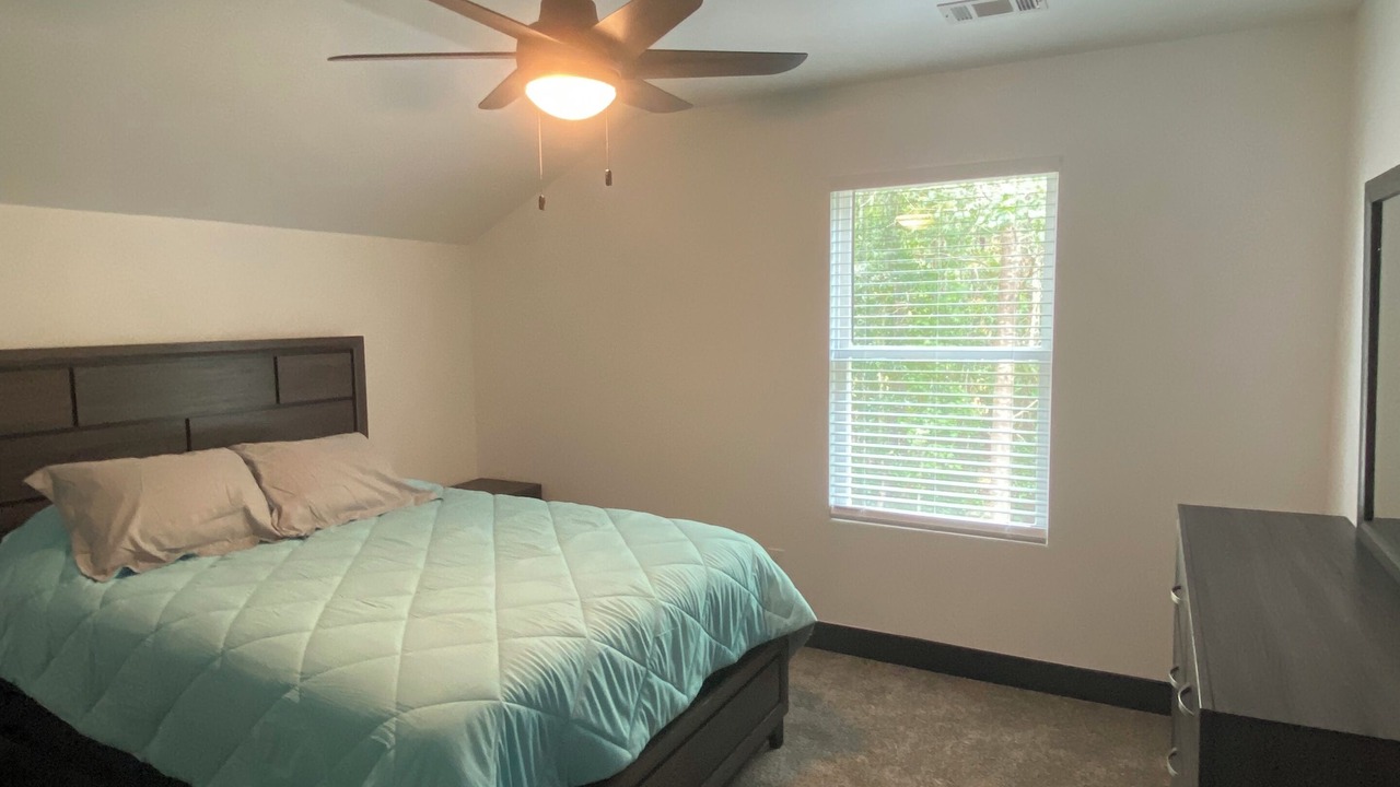 Photo of Bedroom in Lakeview  Jefferson County