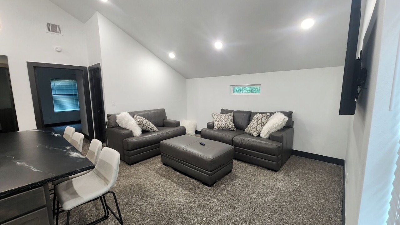 Photo of Livingroom in Lakeview  Jefferson County