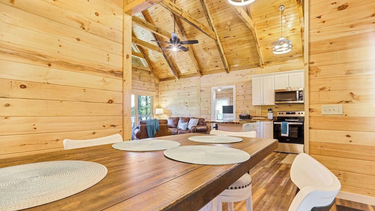 Photo of Livingroom in Six Mile