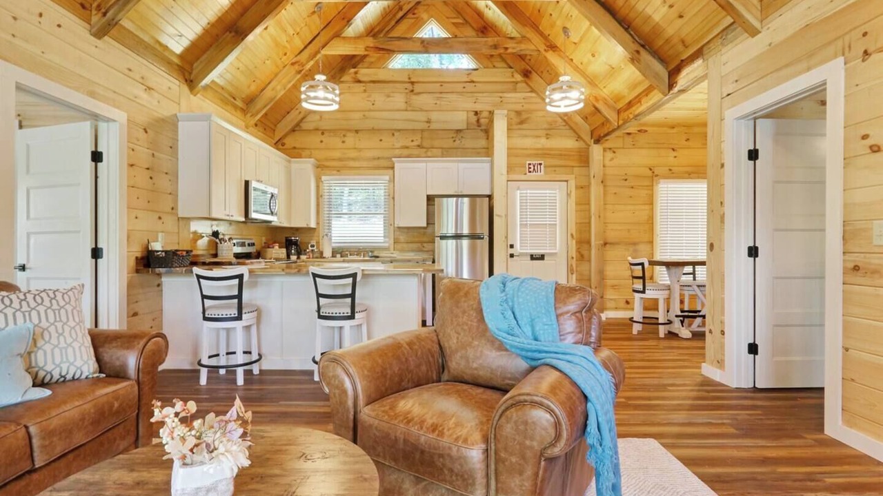Photo of Livingroom in Six Mile