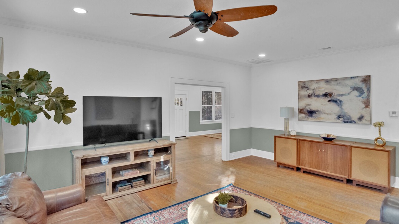 Photo of Livingroom in Highland Historic District