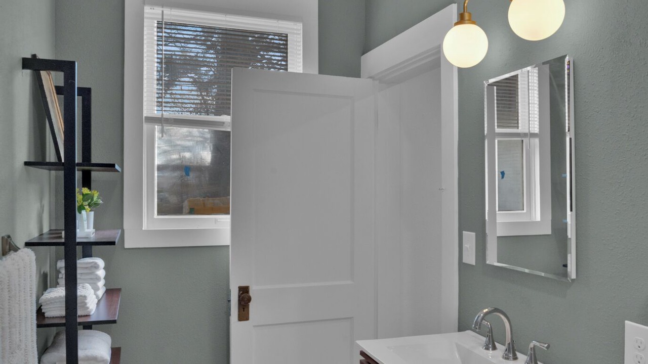 Photo of Bathroom in Highland Historic District