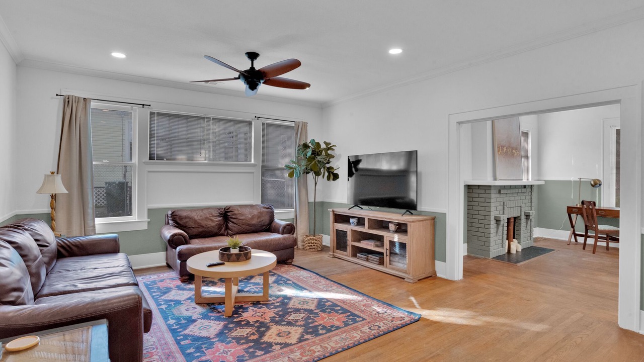 Photo of Livingroom in Highland Historic District