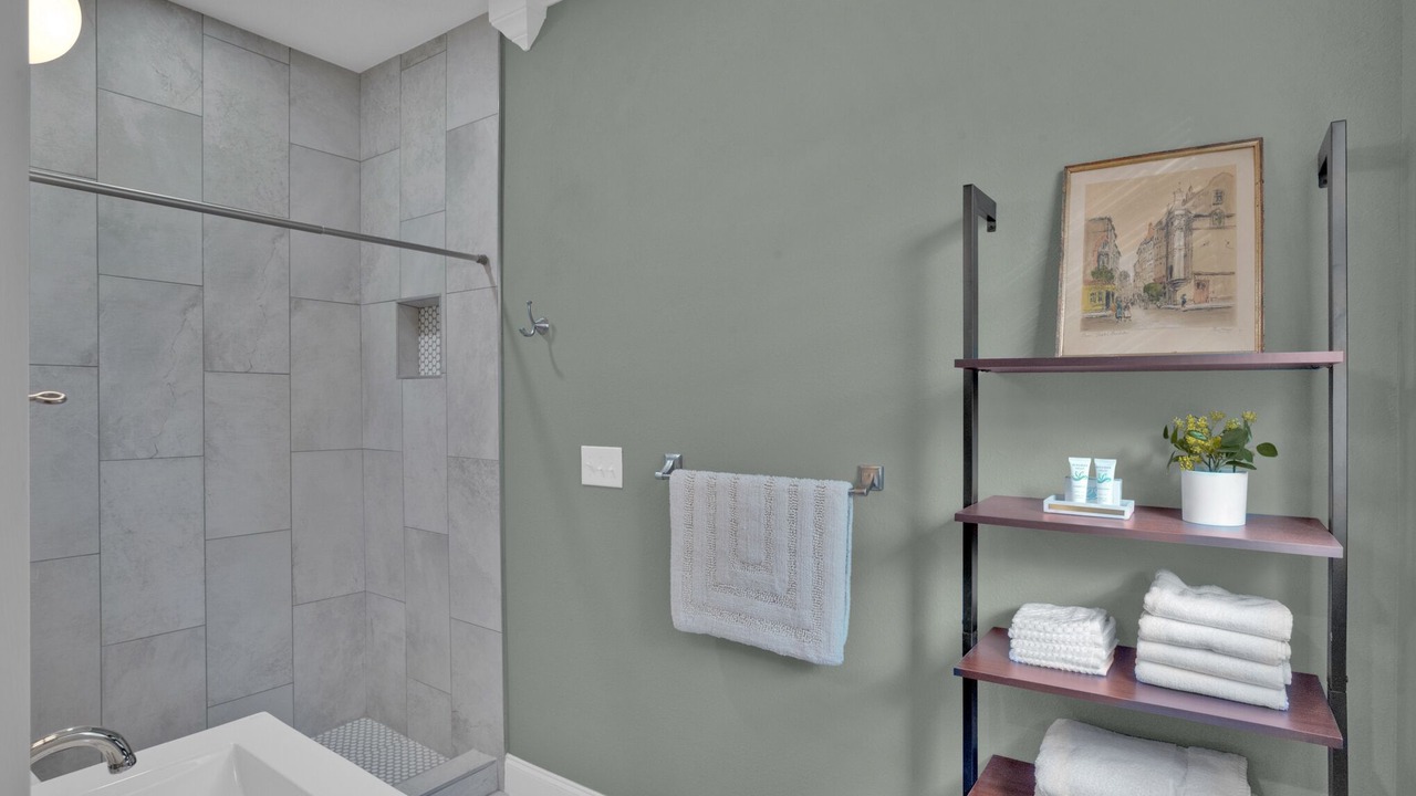 Photo of Bathroom in Highland Historic District