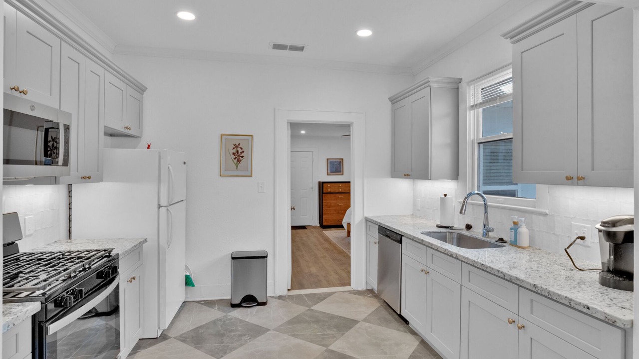 Photo of Kitchen in Highland Historic District