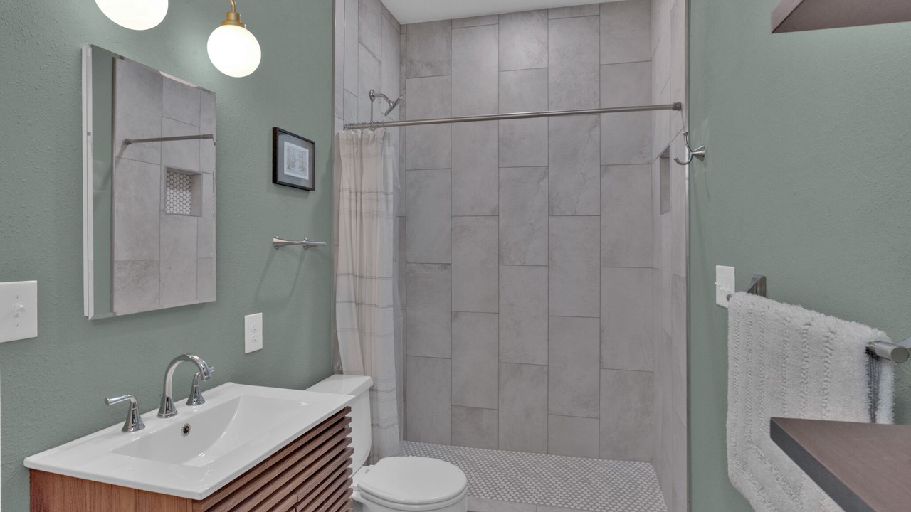 Photo of Bathroom in Highland Historic District